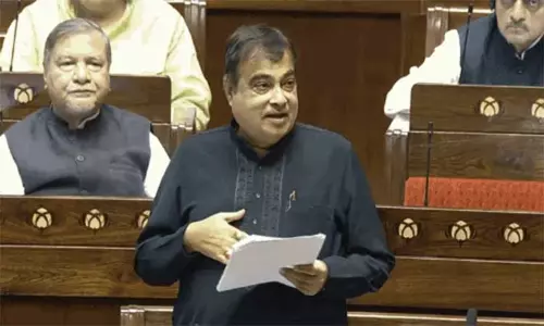 ‘போர்களை விட சாலை விபத்துகளால் அதிக உயிரிழப்புகள் ஏற்படுகின்றன’ - மத்திய மந்திரி நிதின் கட்கரி ‘போர்களை விட சாலை விபத்துகளால் அதிக உயிரிழப்புகள் ஏற்படுகின்றன’ - மத்திய மந்திரி நிதின் கட்கரி