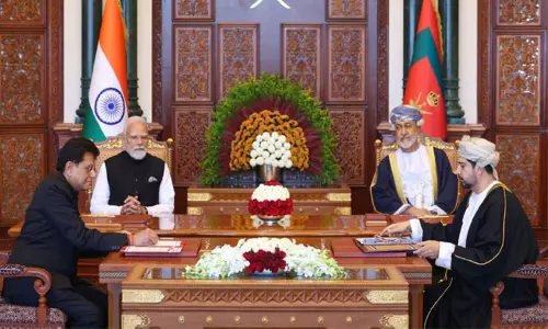 இந்தியா-ஓமன் இடையே விரிவான பொருளாதார நல்லுறவு ஒப்பந்தம் கையெழுத்தானது இந்தியா-ஓமன் இடையே விரிவான பொருளாதார நல்லுறவு ஒப்பந்தம் கையெழுத்தானது