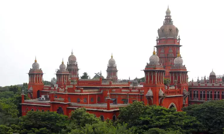 ரோடு ஷோ, அரசியல் கூட்டங்களுக்கு வழிகாட்டு நெறிமுறைகளை உருவாக்க கோரிய வழக்கு: ஐகோர்ட்டில் இன்று தீர்ப்பு ரோடு ஷோ, அரசியல் கூட்டங்களுக்கு வழிகாட்டு நெறிமுறைகளை உருவாக்க கோரிய வழக்கு: ஐகோர்ட்டில் இன்று தீர்ப்பு