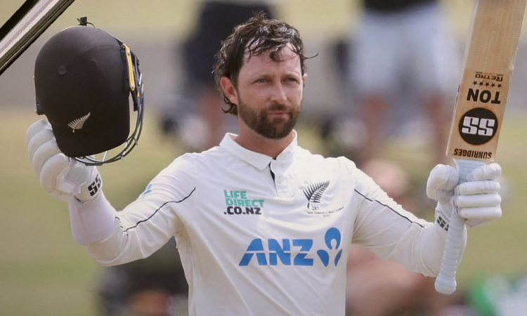 கான்வே இரட்டை சதம்: 575 ரன்களுக்கு டிக்ளேர் செய்த நியூசிலாந்து