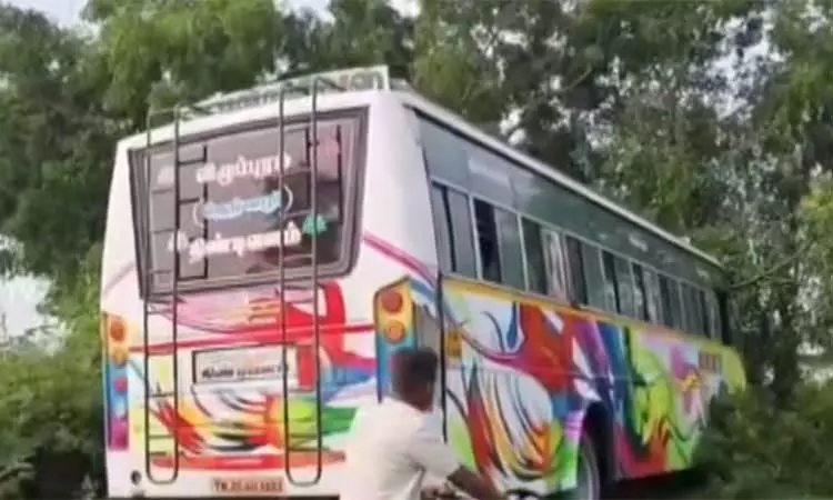 ஓடும் பேருந்தில் ஓட்டுநருக்கு திடீர் வலிப்பு - திண்டிவனம் அருகே பரபரப்பு ஓடும் பேருந்தில் ஓட்டுநருக்கு திடீர் வலிப்பு - திண்டிவனம் அருகே பரபரப்பு