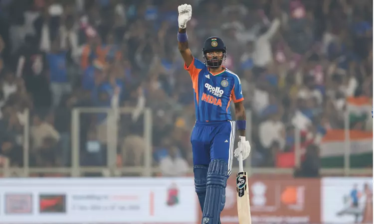 அபிஷேக் சர்மாவின் சாதனையை முறியடித்த ஹர்திக் பாண்ட்யா அபிஷேக் சர்மாவின் சாதனையை முறியடித்த ஹர்திக் பாண்ட்யா