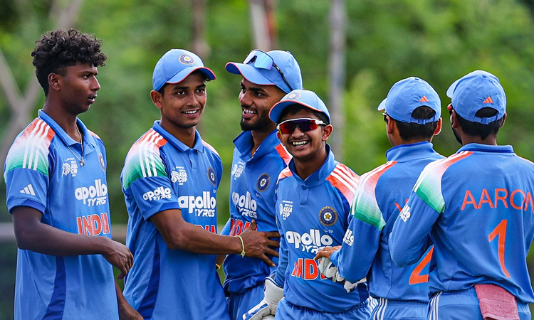 இளையோர் ஆசிய கோப்பை: இறுதிப்போட்டியில் இந்தியா - பாகிஸ்தான் மோதல்