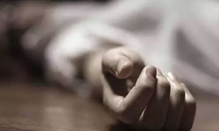 திருவள்ளூர்: ரெயில் மோதி கல்லூரி மாணவி பலி