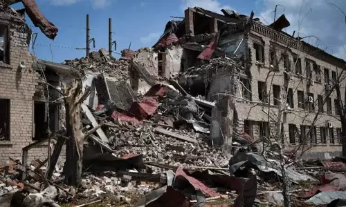 உக்ரைன் மீது ரஷியா அதிரடி தாக்குதல்: 8 பேர் பலி