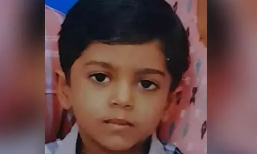 5 வயது மகனை கழுத்தை நெரித்து கொன்ற பெண் - அதிர்ச்சி சம்பவம்