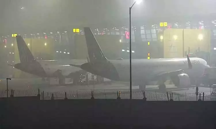 மோசமான வானிலை: ஸ்ரீநகர் விமான நிலையத்தில் 11 விமானங்கள் ரத்து மோசமான வானிலை: ஸ்ரீநகர் விமான நிலையத்தில் 11 விமானங்கள் ரத்து