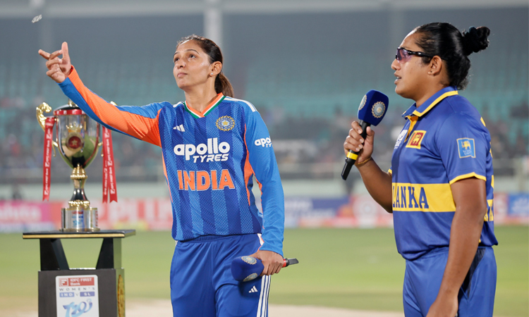 முதல் டி20: இலங்கை அணிக்கு எதிராக இந்தியா பந்துவீச்சு தேர்வு