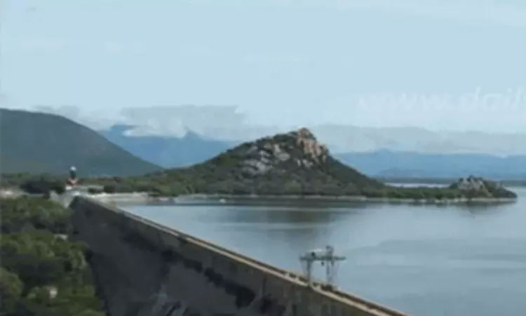 படிப்படியாக குறையும் மேட்டூர் அணை நீர்மட்டம்