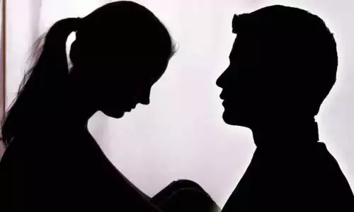 மேட்ரிமோனியில் அறிமுகம்: இளம்பெண்ணுடன் உல்லாசமாக இருந்து, பணம் நகையை பெற்று வாலிபர் மோசடி