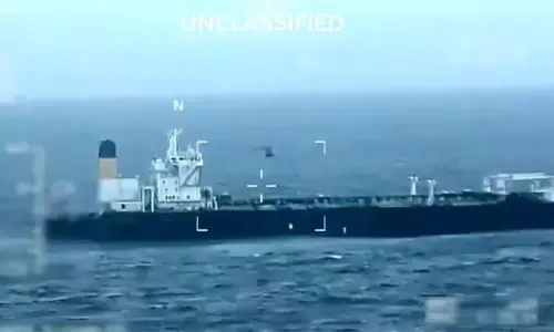 வெனிசுலாவில் இருந்து சீனா புறப்பட்ட கச்சா எண்ணெய் கப்பலை பறிமுதல் செய்த அமெரிக்கா; அதிர்ச்சி சம்பவம்