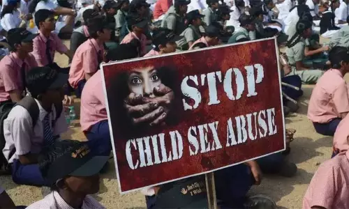 ஒடிசா: வேலை வாங்கித்தருவதாக கூறி சிறுமி பாலியல் வன்கொடுமை - அதிர்ச்சி சம்பவம்