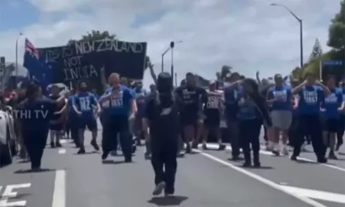 ‘இது இந்தியா அல்ல..’ நியூசிலாந்தில் சீக்கியர்களின் பேரணியை தடுத்து நிறுத்திய ‘தேசபக்தி’ அமைப்பினர்