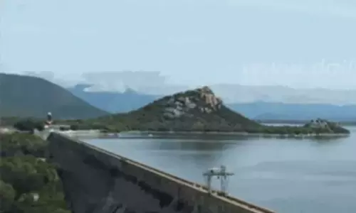 படிப்படியாக குறையும் மேட்டூர் அணை நீர்மட்டம்