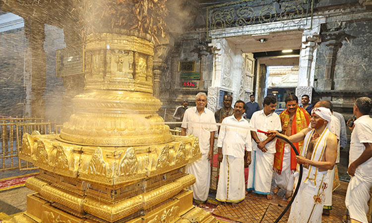 ஆகம முறைப்படி நடந்த தூய்மைப்பணி.. வைகுண்ட ஏகாதசி விழாவிற்கு தயாராகும் ஏழுமலையான் கோவில்