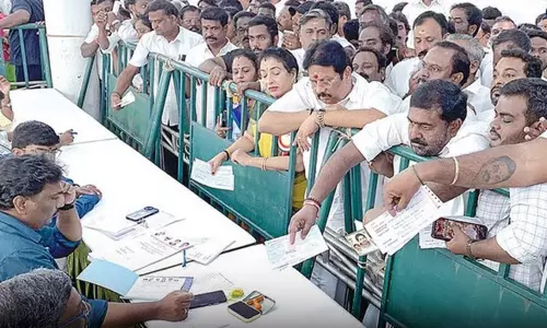 சட்டசபை தேர்தல்: அதிமுக விருப்ப மனு பெற இன்று கடைசி நாள்