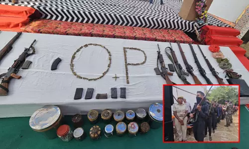 ஒடிசா:  ஆயுதங்களை ஒப்படைத்து விட்டு 22 நக்சலைட்டுகள் போலீசில் சரண்