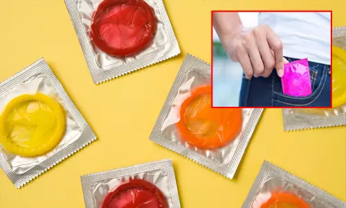 அப்படி என்னதாங்க செய்வாங்க...?  ஆன்லைனில் ஒரே ஆண்டில் ரூ.1 லட்சத்திற்கு ஆணுறைகளை வாங்கி குவித்த நபர்