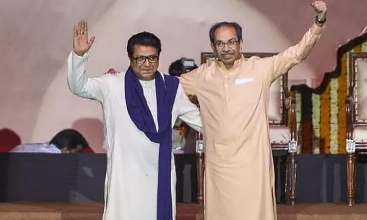 மும்பை மாநகராட்சி தேர்தலில் கூட்டணி; உத்தவ் தாக்கரே, ராஜ்தாக்கரே அறிவிப்பு மும்பை மாநகராட்சி தேர்தலில் கூட்டணி; உத்தவ் தாக்கரே, ராஜ்தாக்கரே அறிவிப்பு