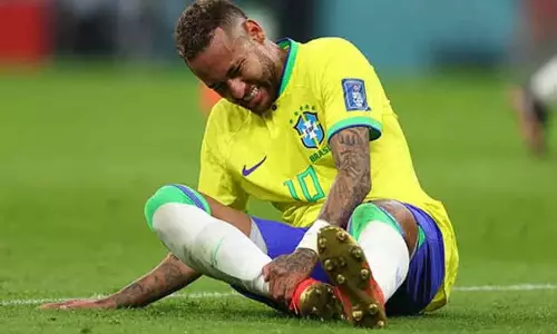 பிரேசில் வீரர் நெய்மாருக்கு அறுவை சிகிச்சை