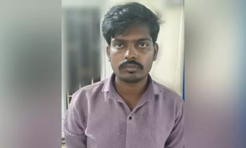 ஓட்டலில் கியூஆர் கோடு ஸ்டிக்கர் ஒட்டி மோசடி: நாகப்பட்டினம் வாலிபர் கைது ஓட்டலில் கியூஆர் கோடு ஸ்டிக்கர் ஒட்டி மோசடி: நாகப்பட்டினம் வாலிபர் கைது