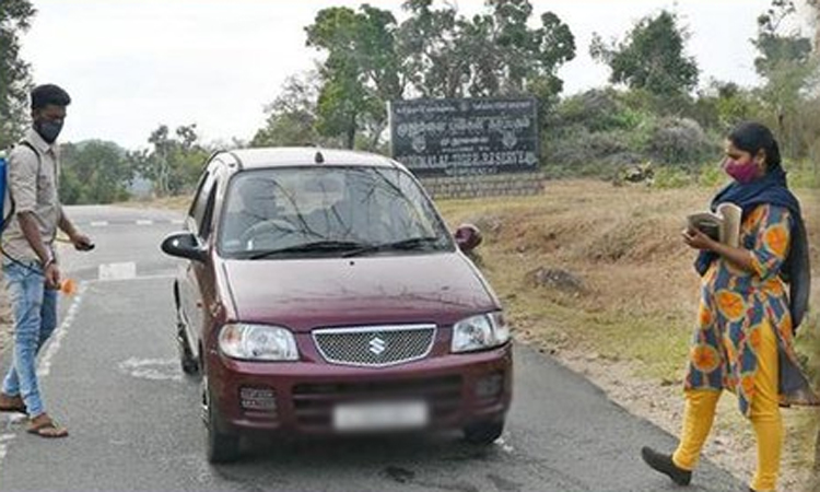 பறவை காய்ச்சல் எதிரொலி: தமிழ்நாட்டின் எல்லையோர மாவட்டங்களில் தீவிர கண்காணிப்பு