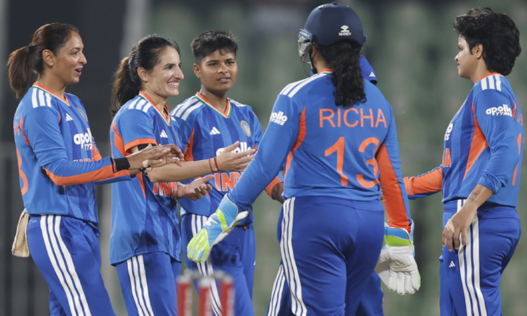 3வது டி20:  இந்திய அணிக்கு 113 ரன்கள் இலக்கு நிர்ணயித்த இலங்கை