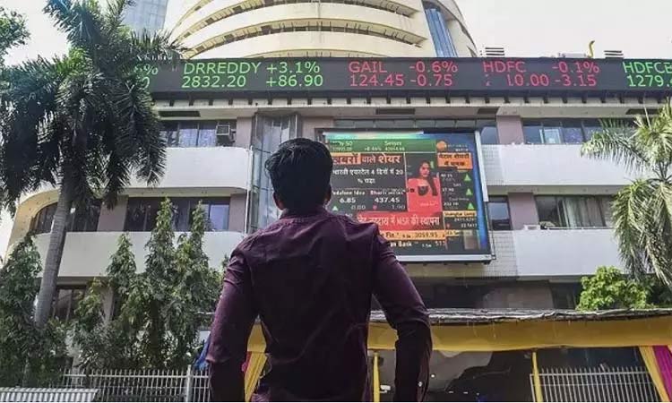 சரிவுடன் நிறைவடைந்த இந்திய பங்குச்சந்தை; இன்றைய நிலவரம்