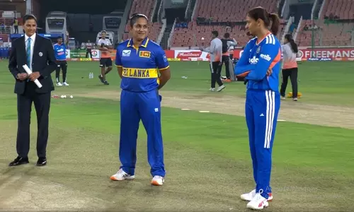 3வது டி20: இலங்கைக்கு எதிராக இந்தியா  பந்துவீச்சு தேர்வு