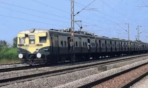 சென்னை சென்டிரல்-கும்மிடிப்பூண்டி இடையிலான மின்சார ரெயில்கள் நாளை ரத்து