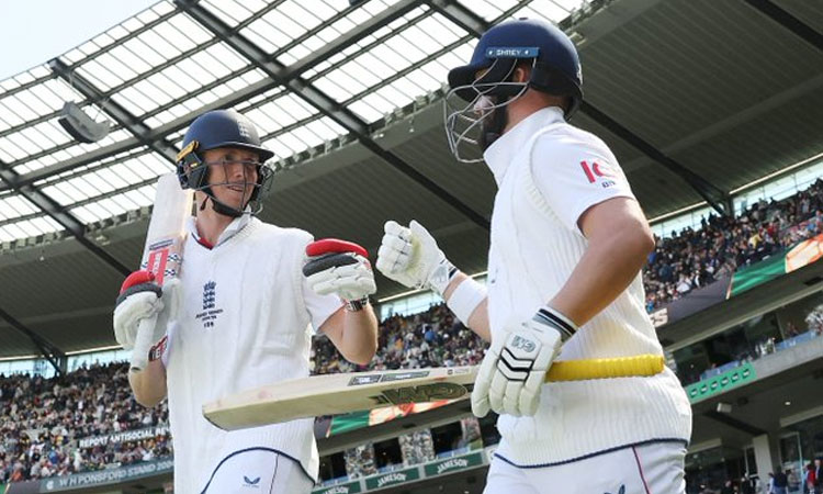 இரண்டே நாளில் முடிவுக்கு வந்த டெஸ்ட்: ஆஸ்திரேலியாவை வீழ்த்தி இங்கிலாந்து அணி வெற்றி