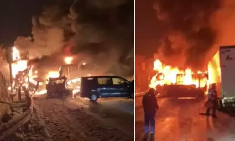 ஜப்பான்: 67 வாகனங்கள் அடுத்தடுத்து மோதி கோர விபத்து - 2 பேர் பலி