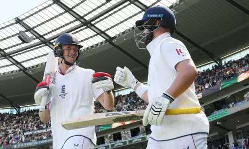 இரண்டே நாளில் முடிவுக்கு வந்த டெஸ்ட்: ஆஸ்திரேலியாவை வீழ்த்தி இங்கிலாந்து அணி வெற்றி