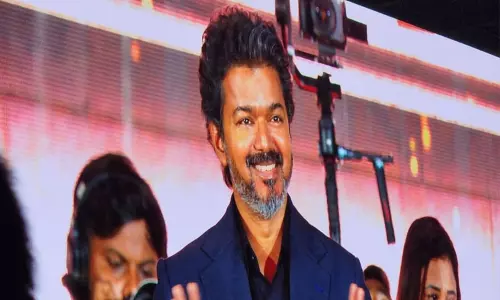 டிவிகே, டிவிகே என ஆர்ப்பரித்த ரசிகர்கள்... அடுத்த நொடி விஜய் செய்த செயல்