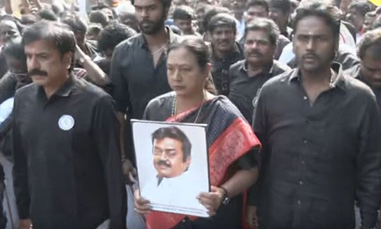 விஜயகாந்த் நினைவு தினம்: பிரேமலதா தலைமையில் தேமுதிகவினர் பேரணி