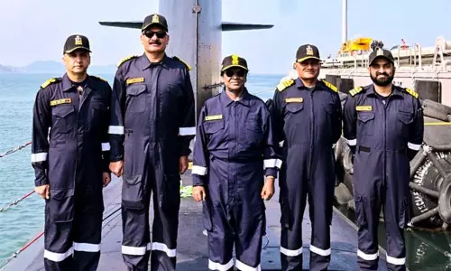 நீர்மூழ்கி கப்பலில் பயணம் செய்த ஜனாதிபதி திரவுபதி முர்மு