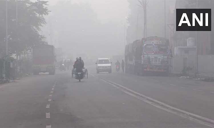 உத்தர பிரதேசத்தில் குளிர் அலை: 1-ந்தேதி வரை பள்ளிகளுக்கு விடுமுறை