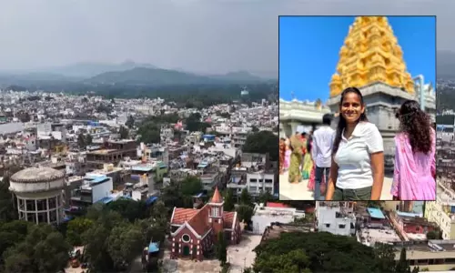 ஆந்திராவில் 8 பேரை ஏமாற்றி திருமணம் செய்த பெண் தலைமறைவு - போலீஸ் வலைவீச்சு ஆந்திராவில் 8 பேரை ஏமாற்றி திருமணம் செய்த பெண் தலைமறைவு - போலீஸ் வலைவீச்சு