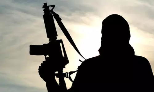 துருக்கியில் 6 பயங்கரவாதிகள் சுட்டுக்கொலை: 3 போலீஸ் அதிகாரிகளும் பலி துருக்கியில் 6 பயங்கரவாதிகள் சுட்டுக்கொலை: 3 போலீஸ் அதிகாரிகளும் பலி