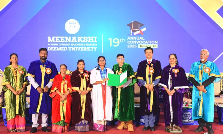 மீனாட்சி மருத்துவக் கல்லூரியில் 19-வது ஆண்டு பட்டமளிப்பு விழா மீனாட்சி மருத்துவக் கல்லூரியில் 19-வது ஆண்டு பட்டமளிப்பு விழா