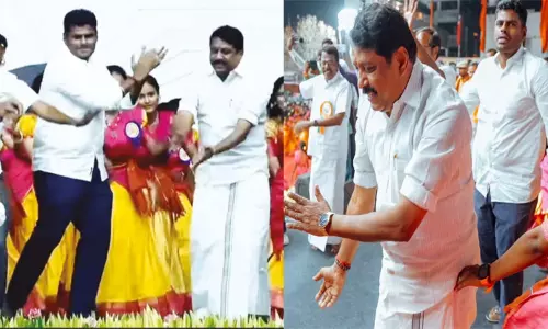 வள்ளி கும்மி நடனம் ஆடிய நயினார் நாகேந்திரன், அண்ணாமலை வள்ளி கும்மி நடனம் ஆடிய நயினார் நாகேந்திரன், அண்ணாமலை