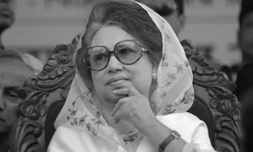 வங்காளதேச முன்னாள் பிரதமர் கலிதா ஜியா காலமானார்..! வங்காளதேச முன்னாள் பிரதமர் கலிதா ஜியா காலமானார்..!