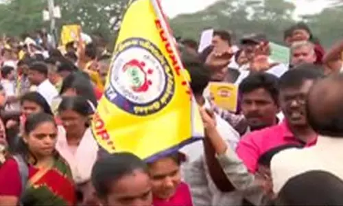 சென்னையில் இடைநிலை ஆசிரியர்கள் 5-வது நாளாக போராட்டம்