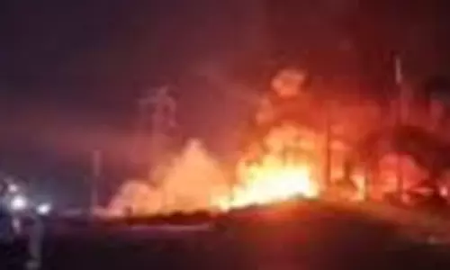 முற்றிய மோதல்.. வெனிசுலா துறைமுகம் மீது அமெரிக்கா தாக்குதல்