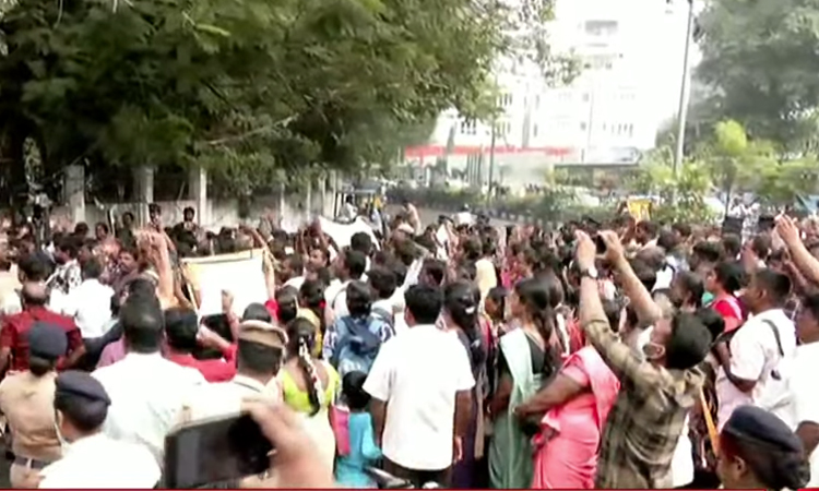 சென்னையில் இடைநிலை ஆசிரியர்கள் 6-வது நாளாக போராட்டம்