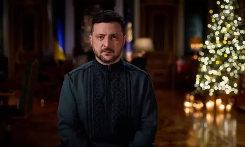 போரை நிறுத்தவே விருப்பம்; ஆனால் சரண் அடைய மாட்டோம்: ஜெலன்ஸ்கி புத்தாண்டு உரை