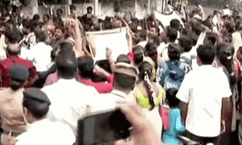 சென்னையில் 7-வது நாளாக போராட்டத்தில் ஈடுபட்ட இடைநிலை ஆசிரியர்கள் கைது