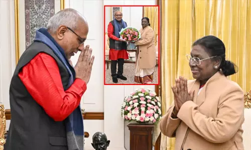 குடியரசு தலைவர் திரவுபதி முர்முவுடன் குடியரசு துணை தலைவர் நேரில் சந்திப்பு