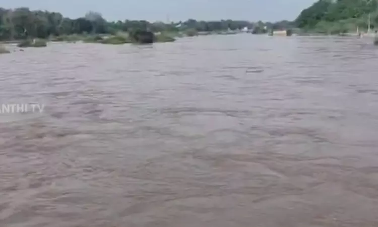 நெல்லையில் தொடர் கனமழை: தாமிரபரணி ஆற்றில் வெள்ளப்பெருக்கு நெல்லையில் தொடர் கனமழை: தாமிரபரணி ஆற்றில் வெள்ளப்பெருக்கு