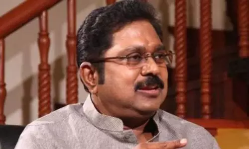 எம்.ஜி.ஆர்.பெயர் தஞ்சை தமிழ் பல்கலைக்கழக இணையதளத்தில் இடம் பெற வேண்டும்: டிடிவி தினகரன் எம்.ஜி.ஆர்.பெயர் தஞ்சை தமிழ் பல்கலைக்கழக இணையதளத்தில் இடம் பெற வேண்டும்: டிடிவி தினகரன்